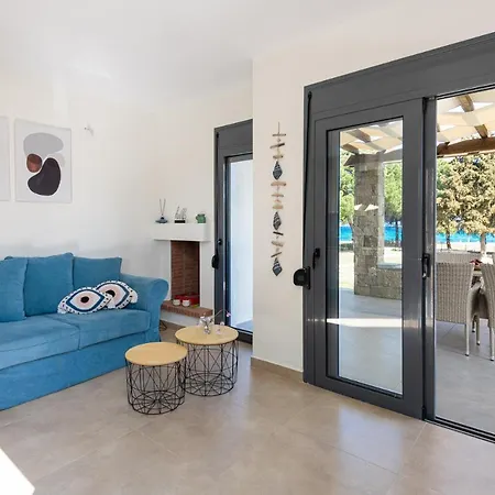 度假居 Amalthia & Αthena Beachfront Houses, Pefkohori #Feelslikehome