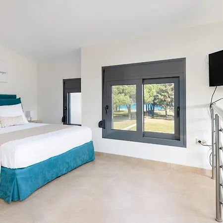 בית נופש #flh - Amalthia & αthena Beachfront In